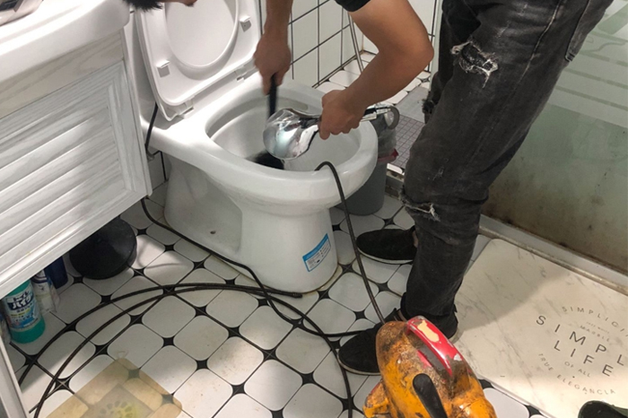 广元马桶堵塞自己疏通还是找师傅?专业上门服务让你省时更省心